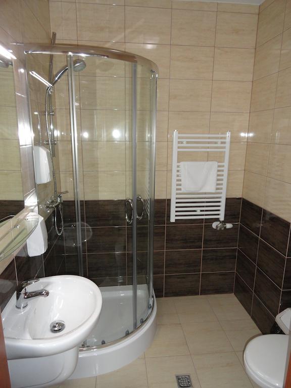 Hotel Wielkopolanka Шрода-Вєлькопольска Номер фото